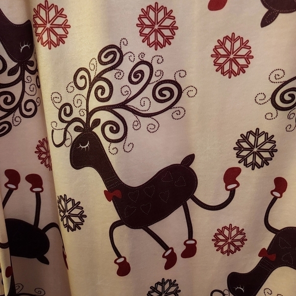 For G&PL Reindeer dress med - Picture 3 of 9